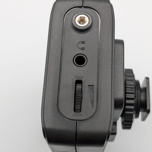 Saramonic SR-WM4C Wireless Lavalier Microphone System - Picture 12 of 14